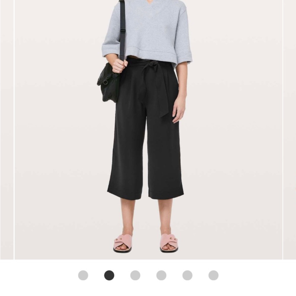 Lululemon Noir Crops Black Size 10 NWT
